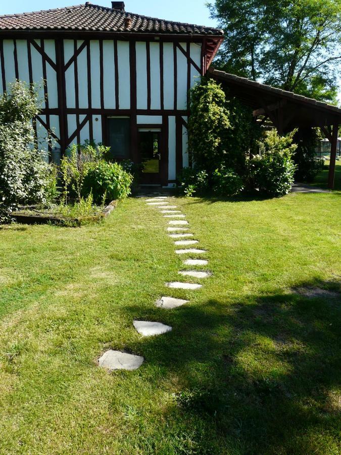 Bed and Breakfast L'Airial De Nahouns Sabres Exterior foto